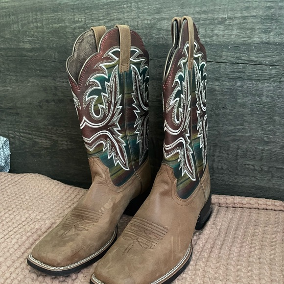 Ariat Shoes - Ariat Cowgirl boots size 8.5